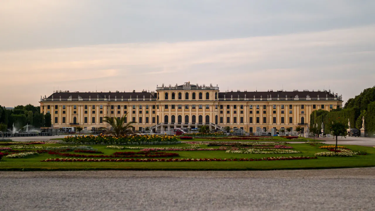 Palazzo di Schönbrunn e giardini imperiali a Vienna
